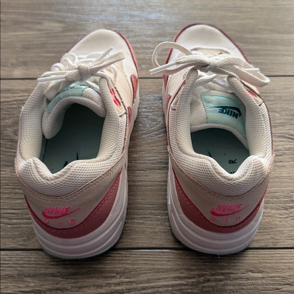 Nike Kids White and Pink Low-Top Sneakers - Picture 4 of 8